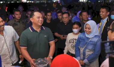 Hadiri Hut Pemkab Labuhanbatu ke 77, Bupati Menyapa Para Pedagang UMKM