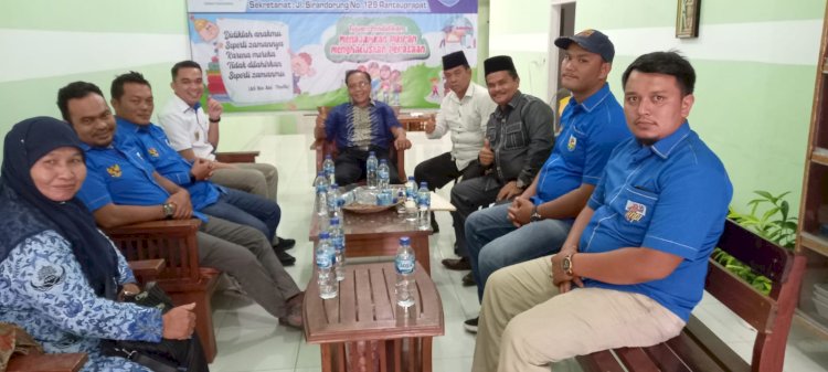 H.Romario Simangungsong, S.IP, M.IP Ketua DPD KNPI Kabupaten Labuhanbatu beserta pengurus Bincang Bincang Hangat dengan Dewan Pendidikan Kabupaten Labuhanbatu