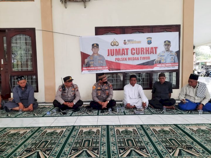 Polsek Medan Timur Gelar Jumat Curhat Di Masjid Baiturahman