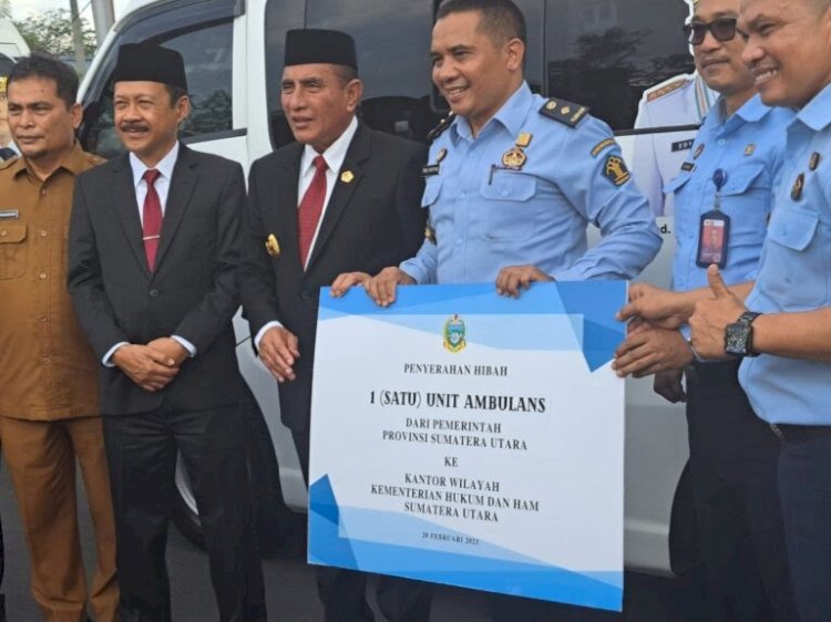 KA Rutan Kelas I Medan,Menerima Ambulance Dari Gubernur Sumut.