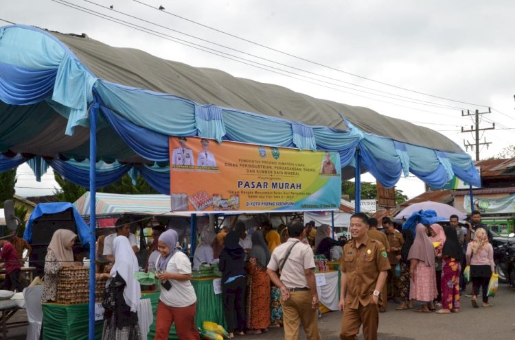 Warga Padang Sidempuan Serbu Pasar Murah