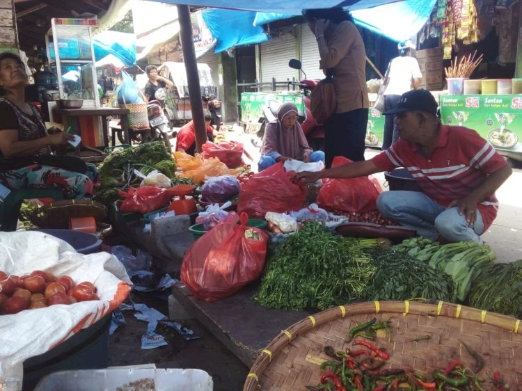 Menjelang Ramadan 1444 H Dodi Rikardo Sembiring, S. Sos Bacaleg DPRD Kota Medan dari Perindo Turun Langsung ke Pasar