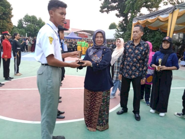 Kepala SMAN 14 Medan Eva Fitra,SPd M.Si.Resmi Tutup Perlombaan Bukti Dan Baktiku, Pasgardkibra Ke 8 Tahun 2023.