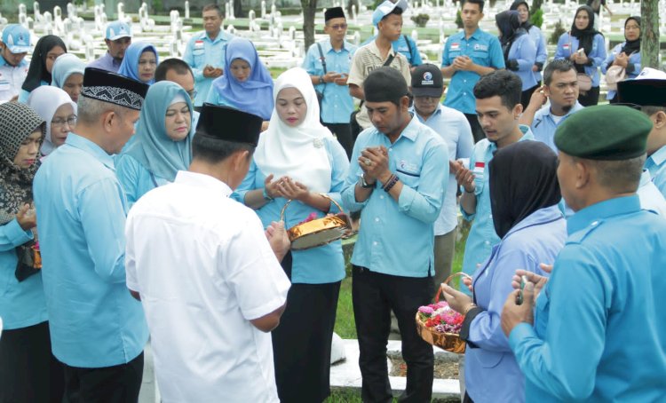 Peringati HUT Ke-4 dan Sumpah Pemuda, Gelora Kota Medan Ziarah Makam Pahlawan