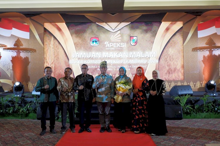 Plt. Sekdako Wakili Pj. Walikota Padangsidimpuan Perjamuan Gala Dinner Komwil I APEKSI Regional Sumatera