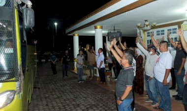 Bupati Lepas Tim Sepak Bola Kabupaten Labuhanbatu Dalam Rangka Mengikuti PORPROVSU Ke 11