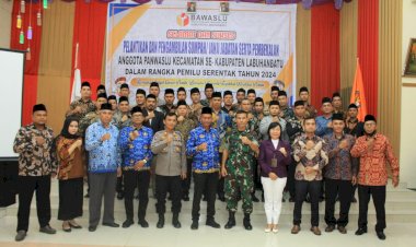 Asisten I Pemerintahan dan Kesra Hadiri Pelantikan 27 Anggota Panwaslu Kecamatan