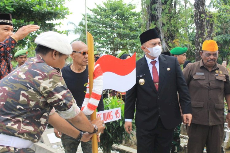 Bupati Labuhanbatu Lakukan Pemancangan Bambu Runcing dan Merah Putih Tokoh Pejuang 45