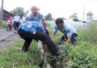KA Rutan Medan dan Masyarakat bergandengan membersihkan gorong-gorong sebagai wujud peduli lingkungan