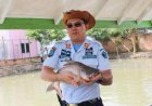 Kepala Rutan Kelas I Medan Pimpin Gotong-royong Bersihkan Areal Kolam Ikan