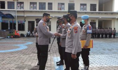 Polres Karo Terima 15 Personil Bintara Remaja dan 3 Unit Kendaraan Dinas R4.