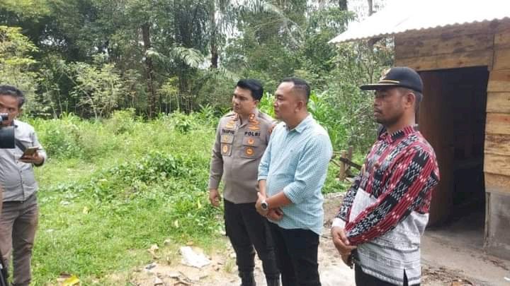 Kapolres Toba Menyambangi Kediaman Rumah Kartini Manurung Yang Sudah Rampung Diperbaiki