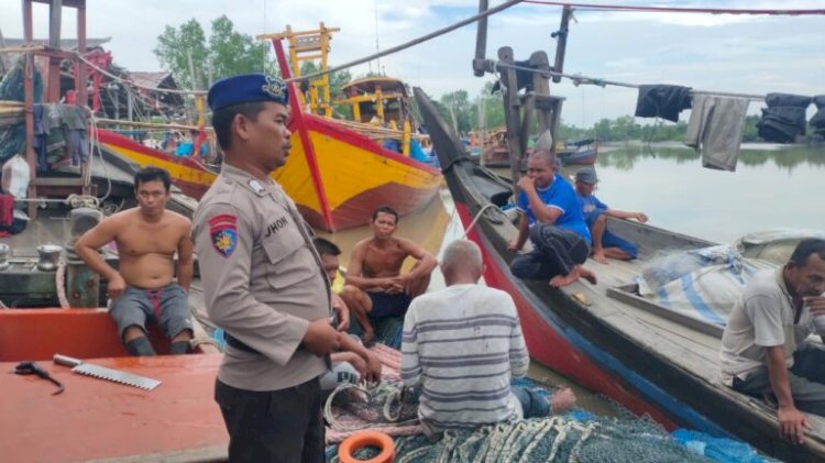 Polres Sergai Melalui Personil Sat Pol Airud Polres Serdang, Monitoring Binluh dan Dikmas Nelayan Sebelum Melaut.