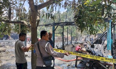 Polsek Mardinding Bantu Padamkan 10 Rumah Yang Terbakar di Lau Baleng 