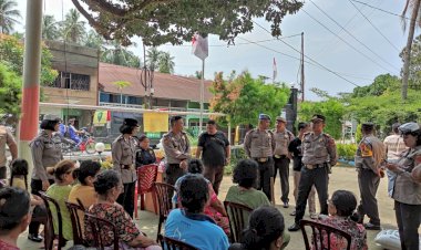 Polres Tanah Karo Berikan Fasilitas Trauma Healing Bagi Korban Kebakaran di Lau Baleng