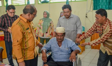 Dinas Sosial Serahkan Alat Bantu Bagi Penyandang Disabilitas