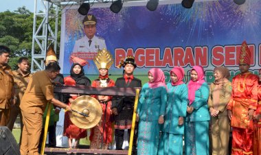 Pemko Padangsidimpuan Gelas Seni Budaya Lintas Etnis