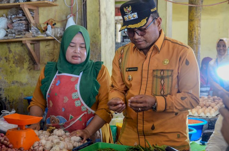 Pj. Walikota Padangsidimpuan Pantau Harga Pangan Pokok di Pajar Pajak Batu