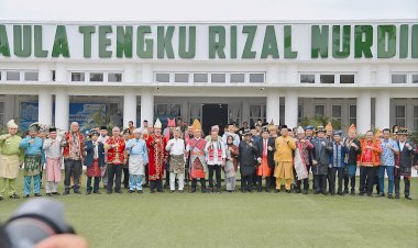 Naik Becak, Pj. Walikota Letnan Hadir Di Pembukaan Musrenbang RKPD 2025 Sumut