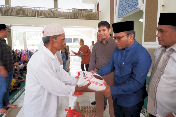 Penjabat Walikota Hadiri Penyaluran 350 Paket Sembako & Santunan Anak Yatim